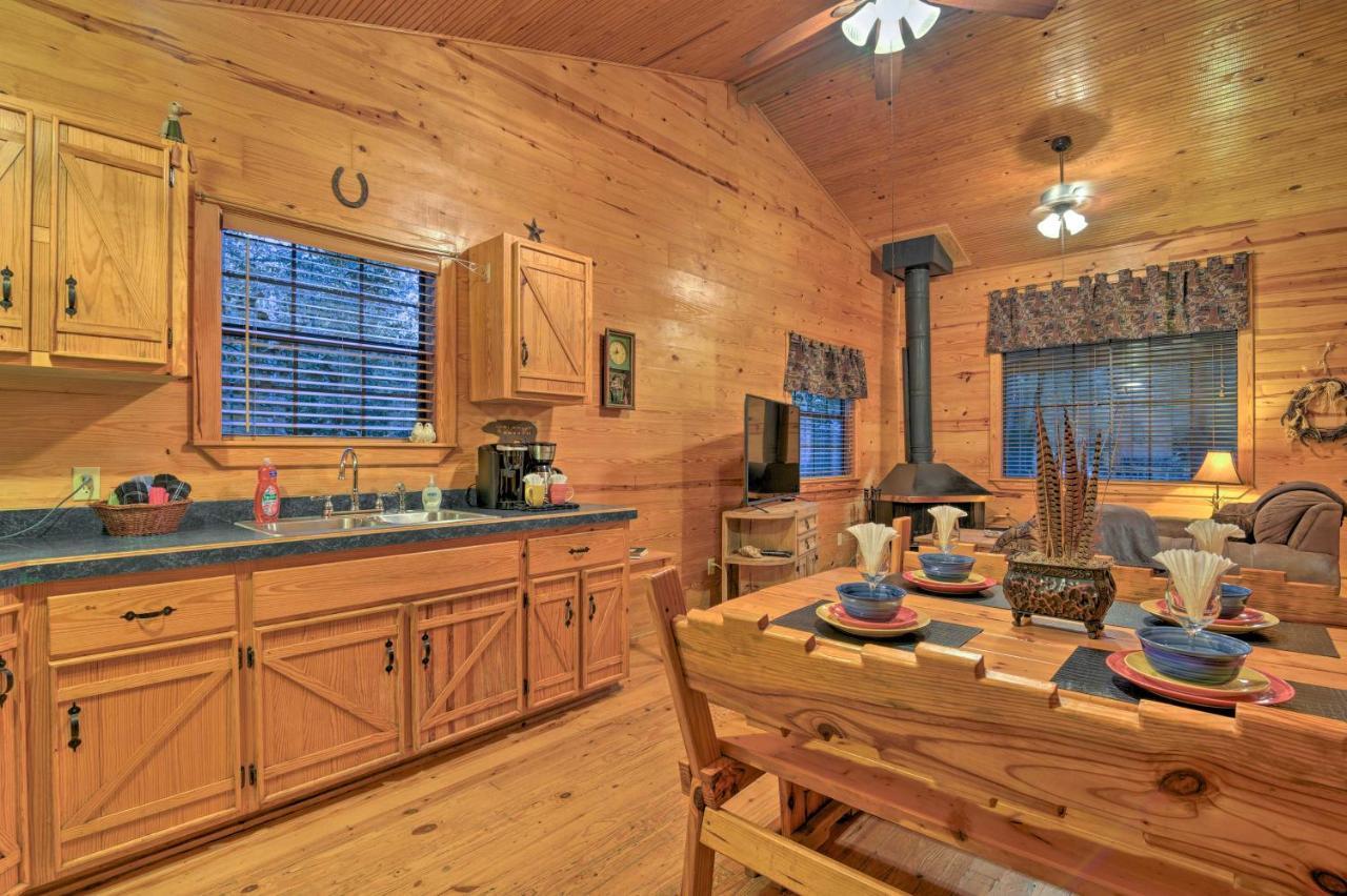Hochatown Hideaway With Hot Tub, Grill And Fire Pit! Villa Stephens Gap Exterior foto